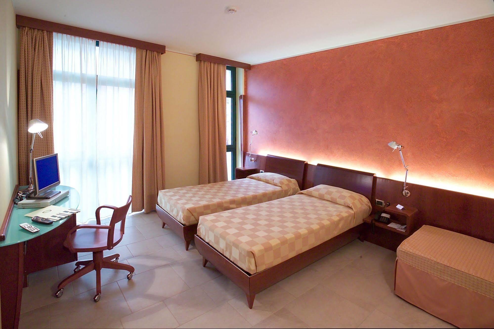 Albergo Ristorante San Marco Carmagnola Exterior foto